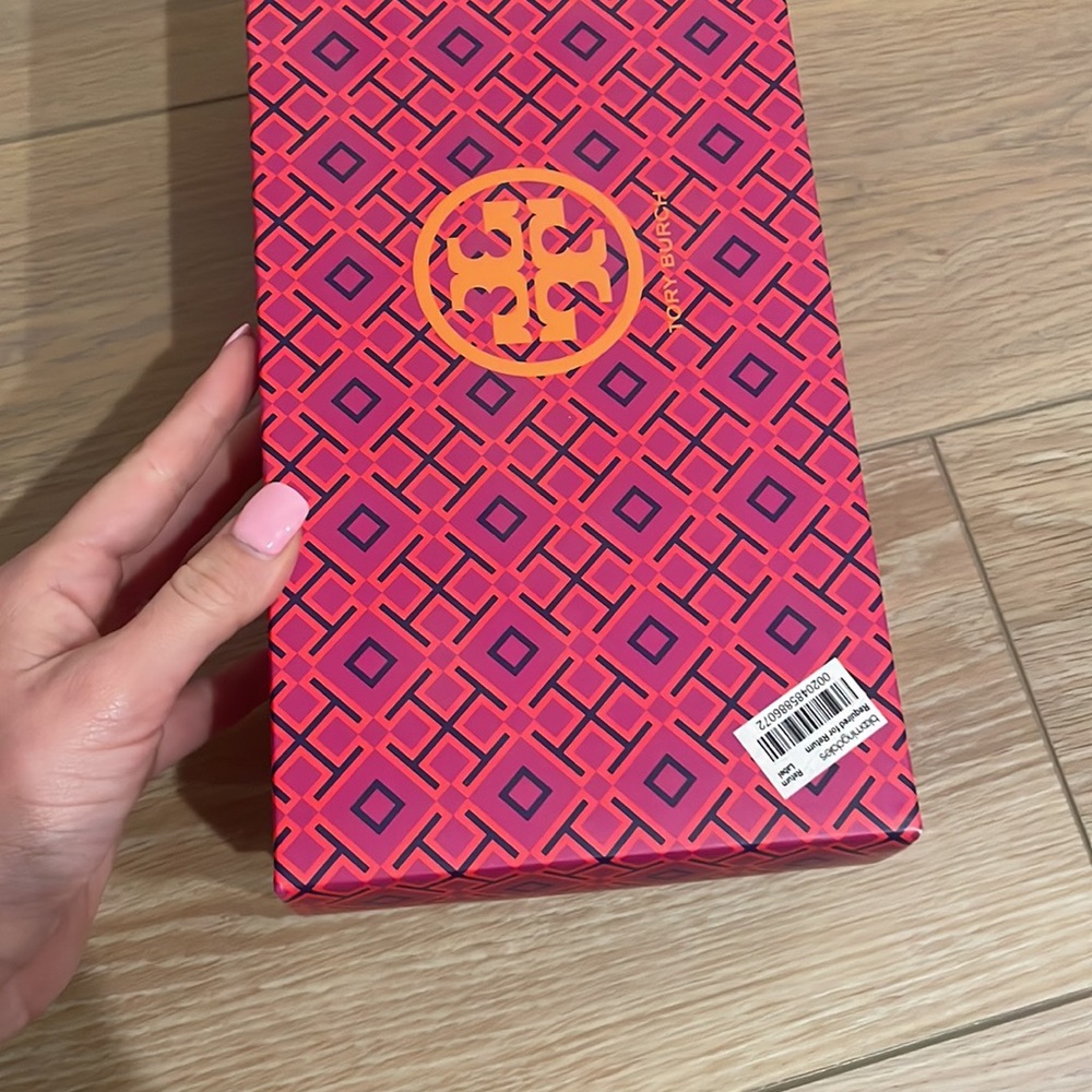 Tory Burch Black Flats with Gray Logo - Picture 14 of 15